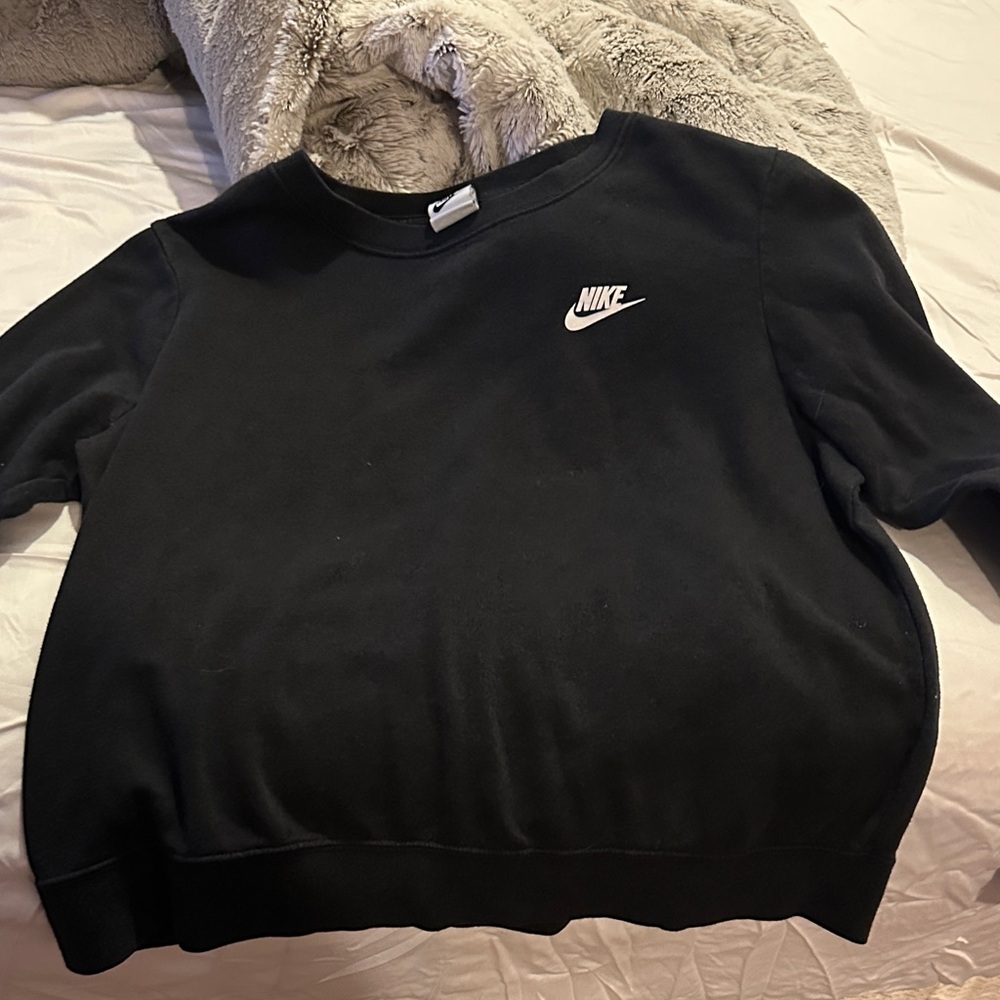 Nike Women's Classic Black Crewneck Sweatshirt